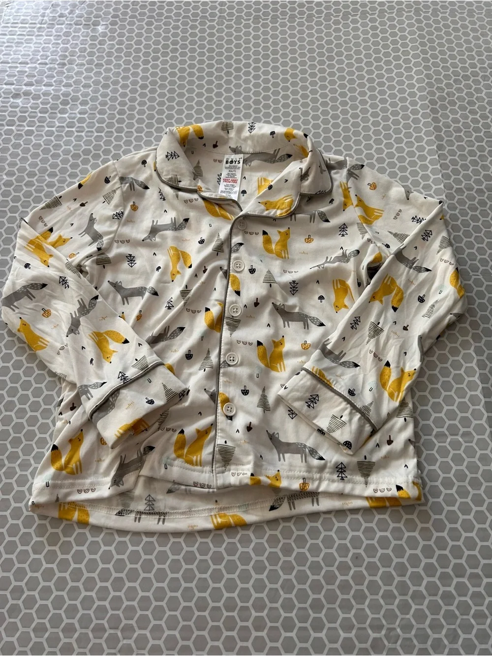 NWT Only Boys Fox Print Kids Pajama Set in Yellow & Gray. Size S (6/7)